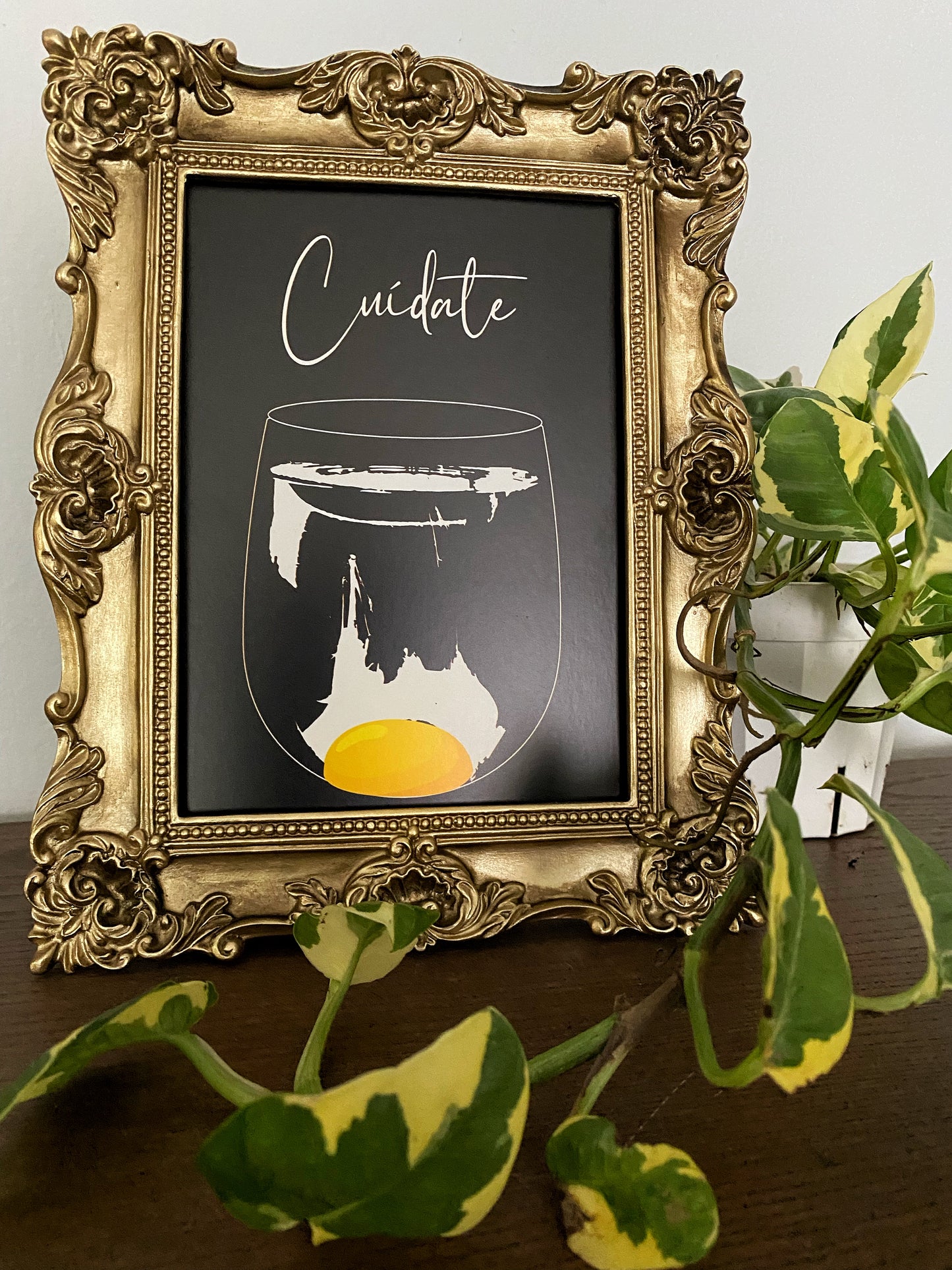 Cuídate Art Print