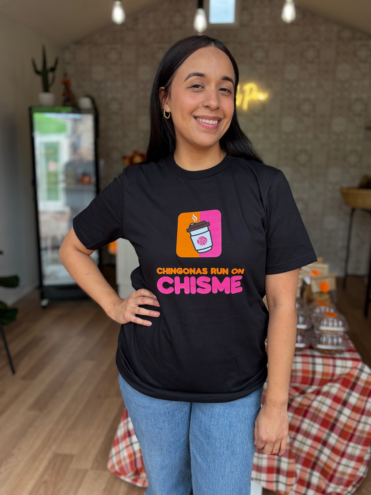 Chingonas Run On Chisme T-shirt-Black